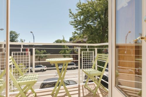 2050 Roscoe St, Chicago IL 60618-5236 exterior