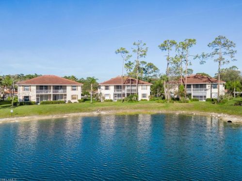 350 Robin Hood Cir, Naples FL 34104-5420 exterior