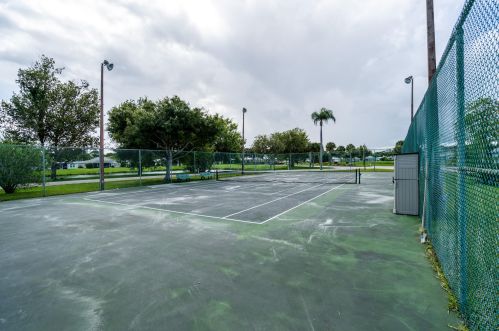 5832 Summerfield Ct, Fort Pierce FL  34982-3909 exterior