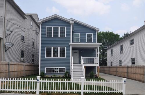 35 Erastus St, Providence, RI 02909-3640