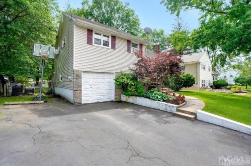 12 Pne St, Edison NJ 08817-4743 exterior