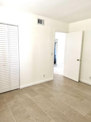 1566 Royal Green Cir, Fort Pierce FL 34952-7624 exterior