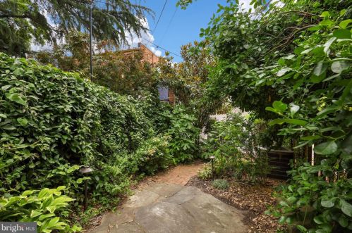 320 G St, Washington DC 20002-4212 exterior