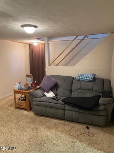 597 Creston St, Meskegon MI 49442-4167 exterior