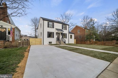 1505 Crestwood Dr, Alexandria VA  22302-2303 exterior