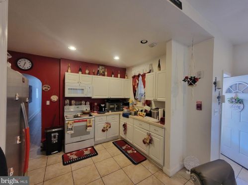 3535 8th St, Philadelphia PA 19140-4418 exterior