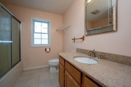 29 Pocantico Ave, Springfield MA 01109-1463 exterior