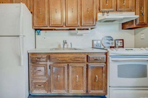 366 Great East Neck Rd, Babylon NY 11704-7616 exterior