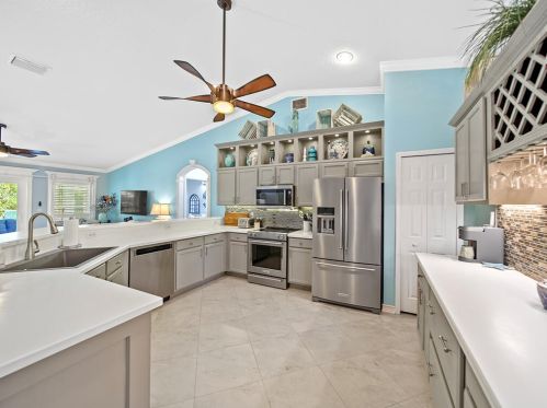 2097 Parrot St, Fort Pierce FL  34952-6758 exterior