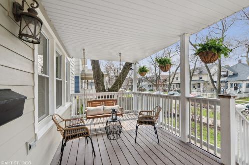 4839 Christiana Ave, Chicago, IL 60625-5201