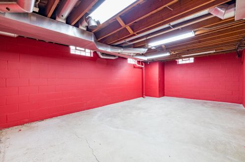 125 Montclaire Ave, Milwaukee WI 53217-4438 exterior