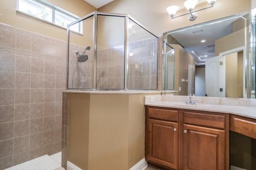 8028 Hampton Lake Dr, Tampa FL  33647-3558 exterior