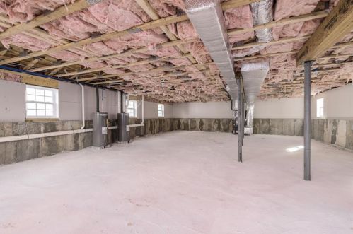 84 Glenham St, Providence RI 02907-1247 exterior