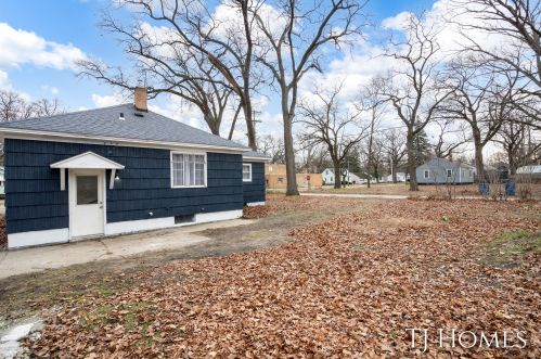 3237 6th St, Meskegon MI  49444-2845 exterior