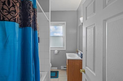 18 Daniel Ave, Providence RI 02909-4714 exterior