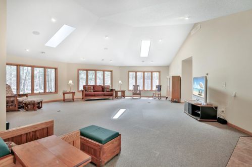 2889 377 Ave, Stanford MN 55080-8727 exterior