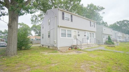 77 Humbert St, Springfield, MA 01109-2229