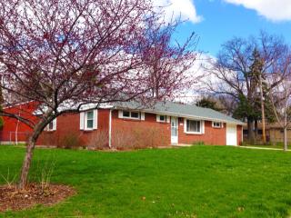 1514 Sangamon Dr, Champaign IL  61821-4939 exterior