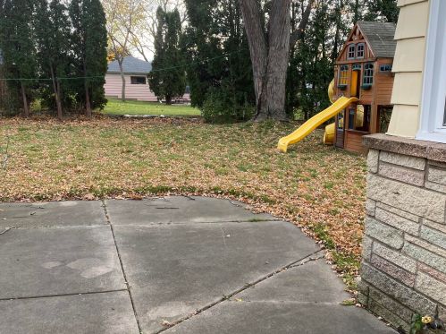 2933 Rochelle Ave, Milwaukee WI  53209-2624 exterior