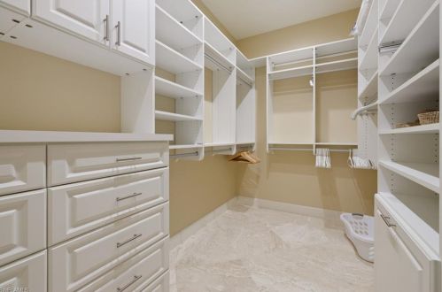 8808 Ln Palma Ln, Naples FL 34108-7755 exterior