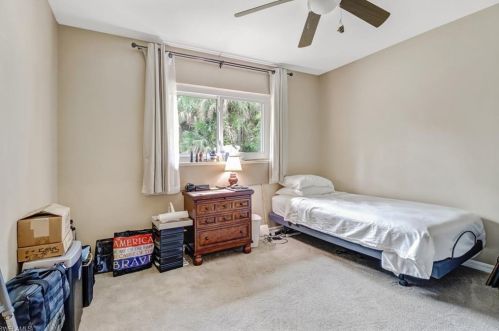 6010 Hidden Oaks Ln, Naples FL 34119-1137 exterior