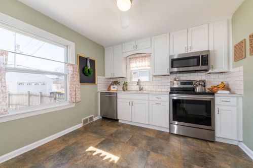 2408 89, Milwaukee WI 53227-4524 exterior