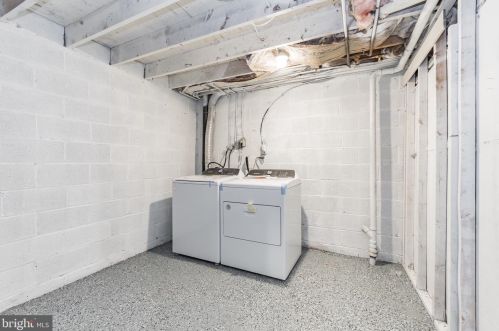 548 Gln Ct, Glen Burnie MD 21061-4733 exterior