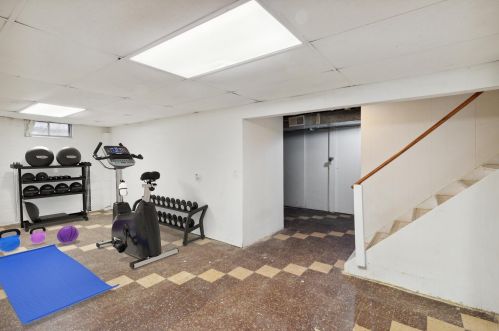 2119 Golfview Ave, Kalamazoo MI 49001-5223 exterior