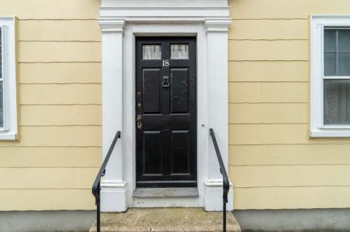 18 Pickman St, Salem, MA 01970-3843