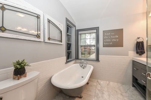 2508 Lefeber Ave, Milwaukee WI 53213-1222 exterior