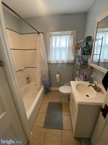 317 Oakland Ave, Camden NJ 08107-1211 exterior