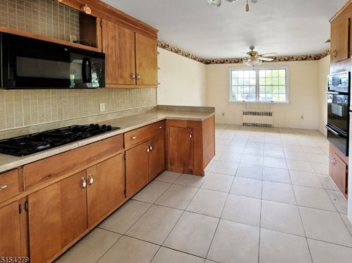 355 Maple Ave, Bound Brk NJ 08805-1703 exterior