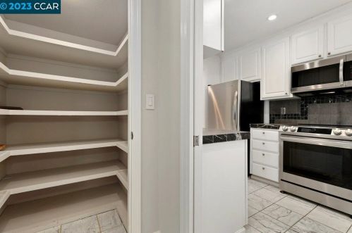 372 Camelback Rd, Concord CA  94523-1357 exterior