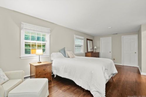 54 Cobbs Ml Rd, Wilton CT exterior