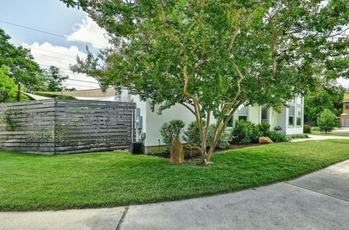 3805 Byron Dr, Austin, TX 78704-6715