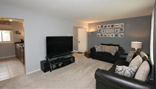 893 Cambridge Ln, Bull Valley, IL 60014-7606