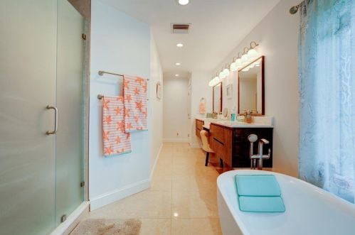 8470 Mizzen Dr, Boynton Beach FL 33472-2721 exterior