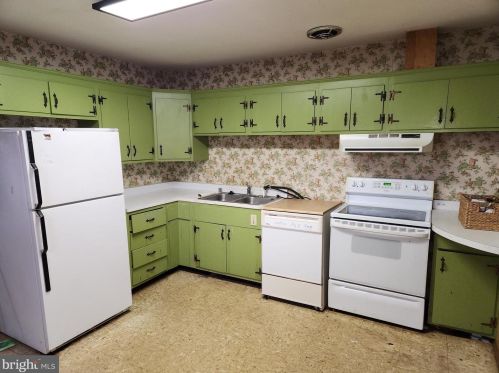 303 Vly Vw Ave, Leesburg VA 20175-2629 exterior