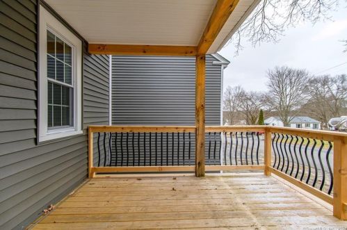 15 Palmer St, Killingly CT 06239-2729 exterior