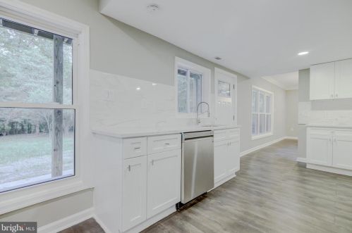 8901 Linton Ln, Alexandria VA 22308-2438 exterior