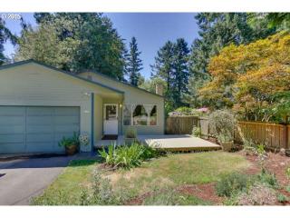 1452 Orchid St, Portland, OR 97219-4277