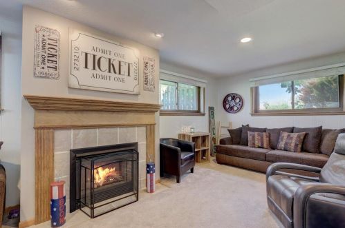 2501 Clayton Crst Ave, Milwaukee WI 53221-3735 exterior