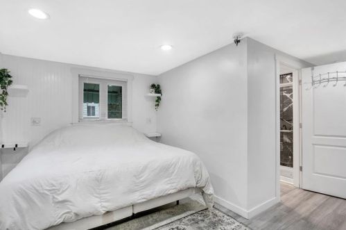 1850 Middle St, Pittsburgh PA 15227-3846 exterior