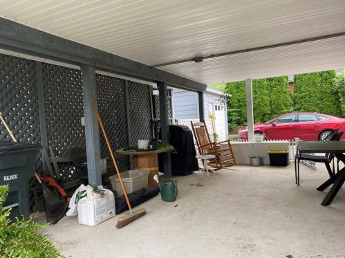 305 Hillside Ave, Torrington CT 06790-5523 exterior