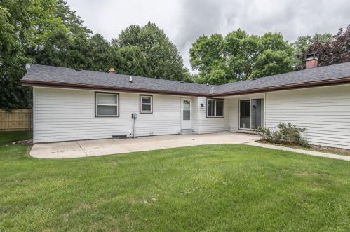 6245 Plaza Cir, Milwaukee WI  53223-2255 exterior