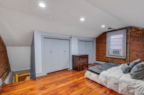 241 38 St, Pittsburgh PA 15201-1807 exterior