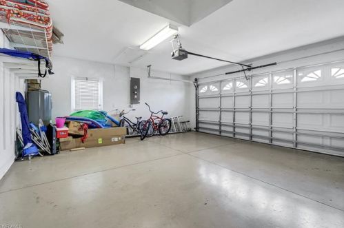 840 Mt Hood Ct, Naples FL 34104-4794 exterior