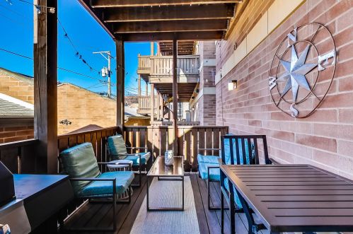 2524 Ashland Ave, Chicago IL  60608-5321 exterior