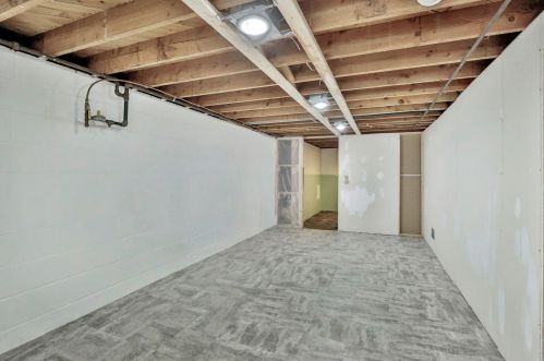 1573 Atlantic St, Saint Paul MN 55106-1103 exterior