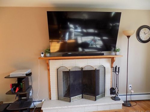 264 Meadowview Dr, Torrington CT 06790-3440 exterior